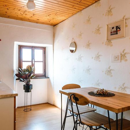 Apartment Valetovi Štanjel Eksteriør bilde