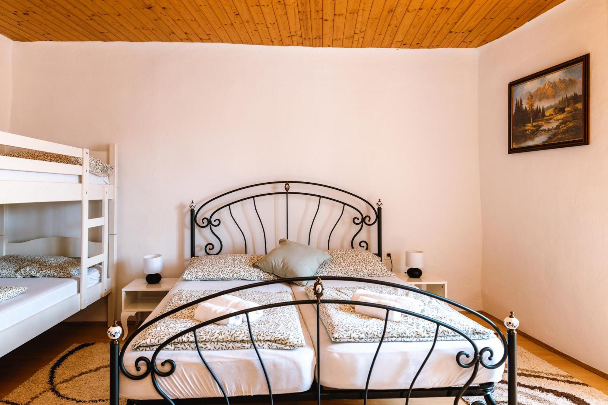 Apartment Valetovi Štanjel Eksteriør bilde