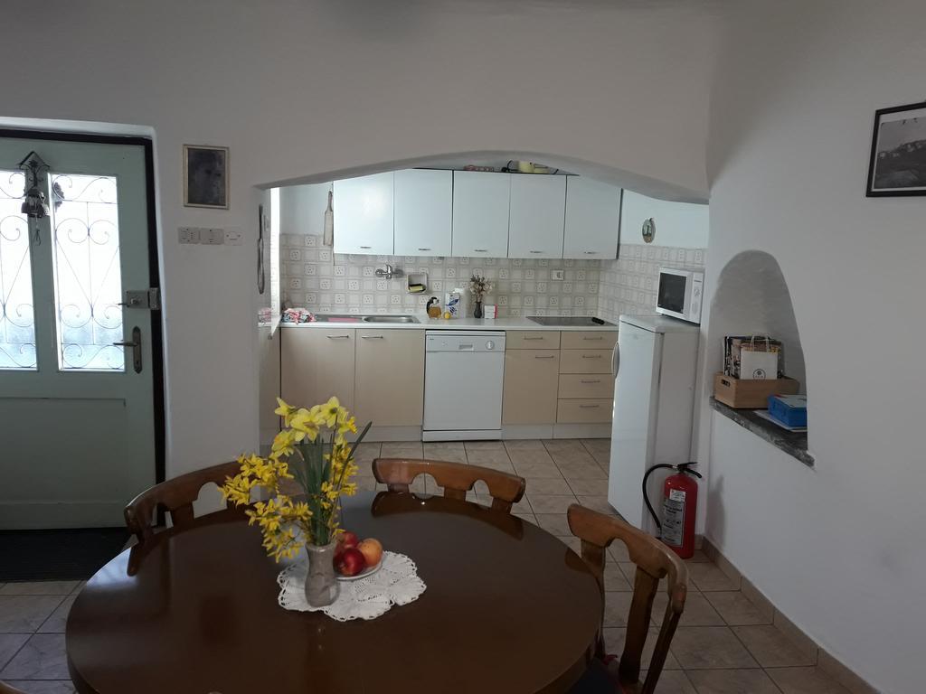 Apartment Valetovi Štanjel Eksteriør bilde
